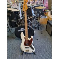 Second-Hand Squier Limited-edition Classic Vibe Mid-'60s Jazz Bass - Vintage White, Alnico Pickups